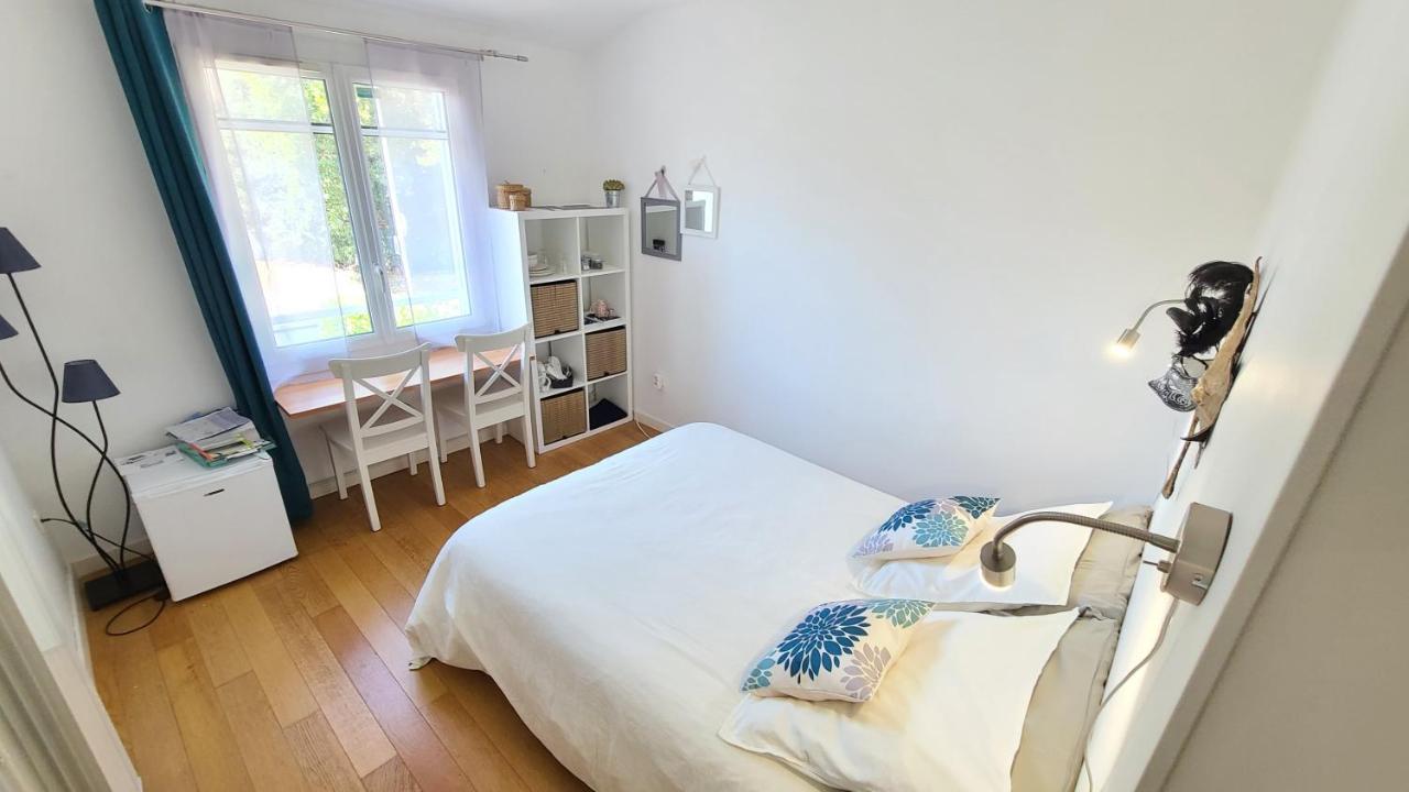 Chez Nous Dans Notre Petit Jardin Apartment มงต์เปอลิเยร์ ภายนอก รูปภาพ